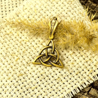 Оберег "Триглав великий", 1,9 см, бронза 