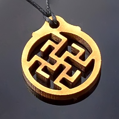 Обереги из дерева